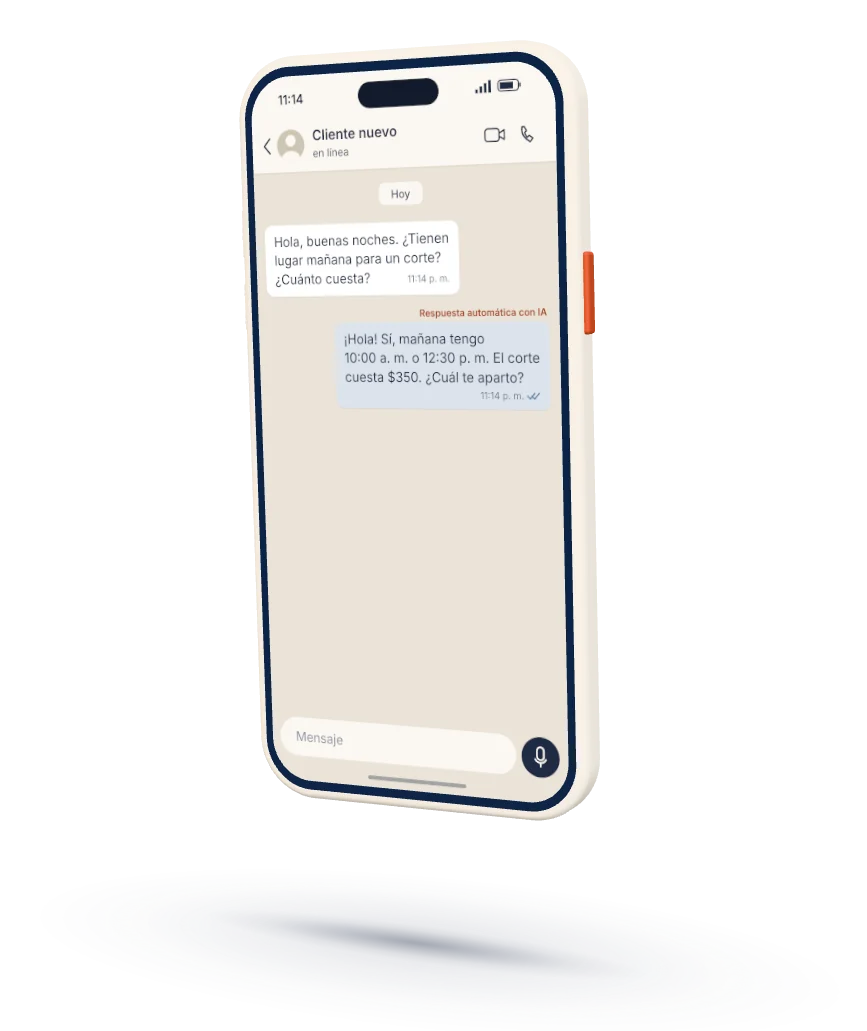 Un celular con un chat de WhatsApp: a las 11:14 de la noche alguien pregunta si hay lugar mañana y la IA del negocio le contesta con horarios y precio.